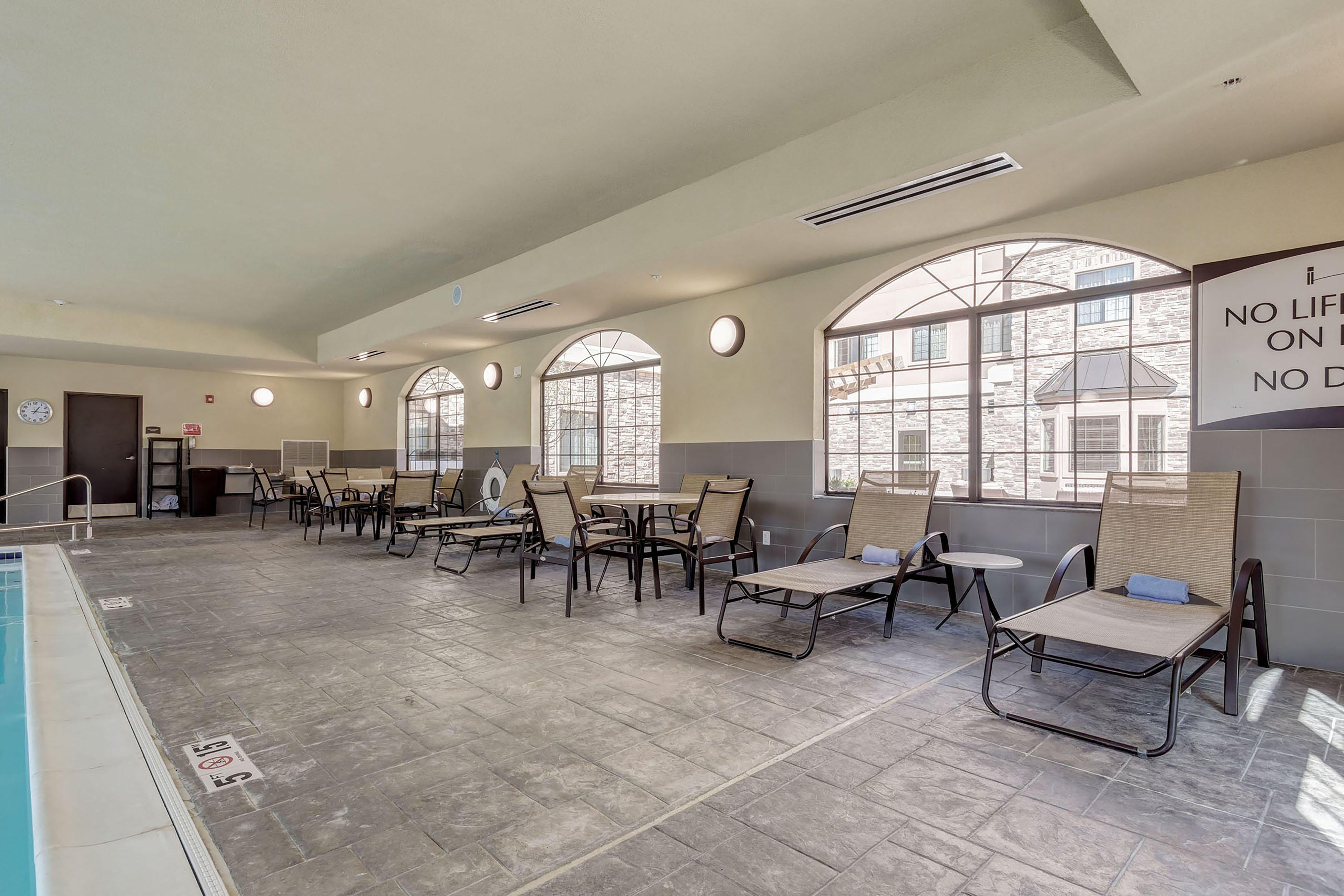 圣路易斯 - 西港驻桥套房假日酒店 马里兰高地 外观 照片